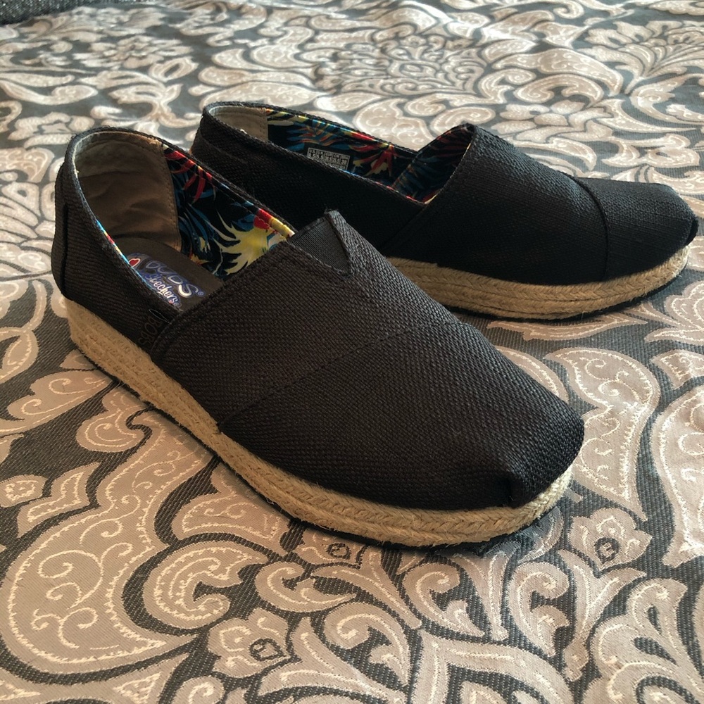 BOBS Sketchers black slip ons